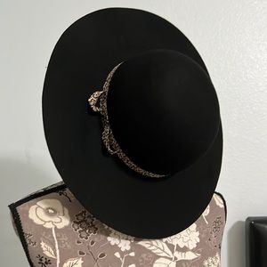 Bonpoint hat 🎩 size 3